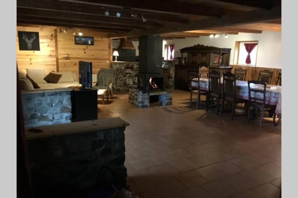 Chalet En Pleine Nature Pour 12 Personnes Besse-et-Saint-Anastaise Eksteriør bilde